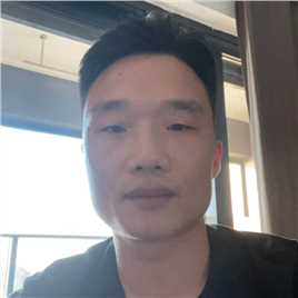 余卫卫老师照片