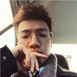 易铁广老师照片